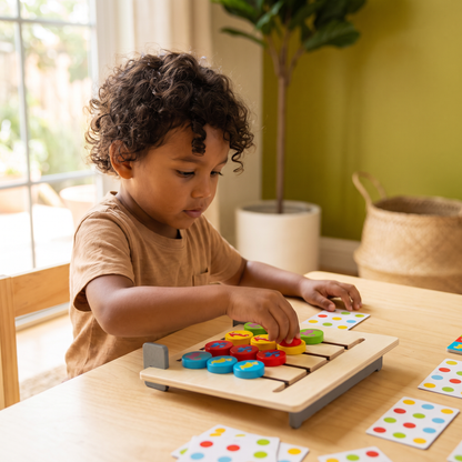 Juego Montessori de clasificación de patrones de colores de madera