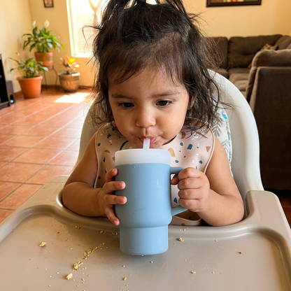 Vaso de Silicón Antiderrames con Popote para Niños Pequeños