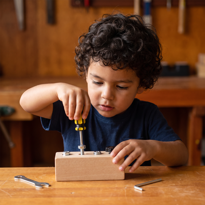 Juego Montessori De Tornillos De Madera – Motricidad Fina Y Entrenamiento De Concentración Para Niños