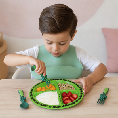 Set de vajilla con temática de dinosaurios
