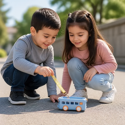 Botella infantil con diseño de autobús, popote y correa ajustable